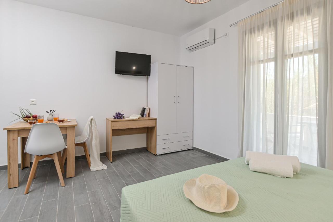 Vive Mare Plaka II Aparthotel Exteriör bild